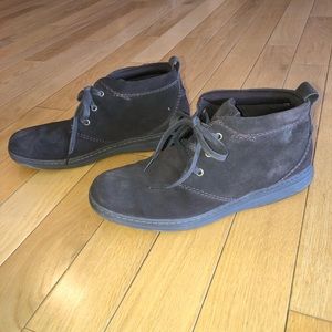 Men’s Brown suede boots